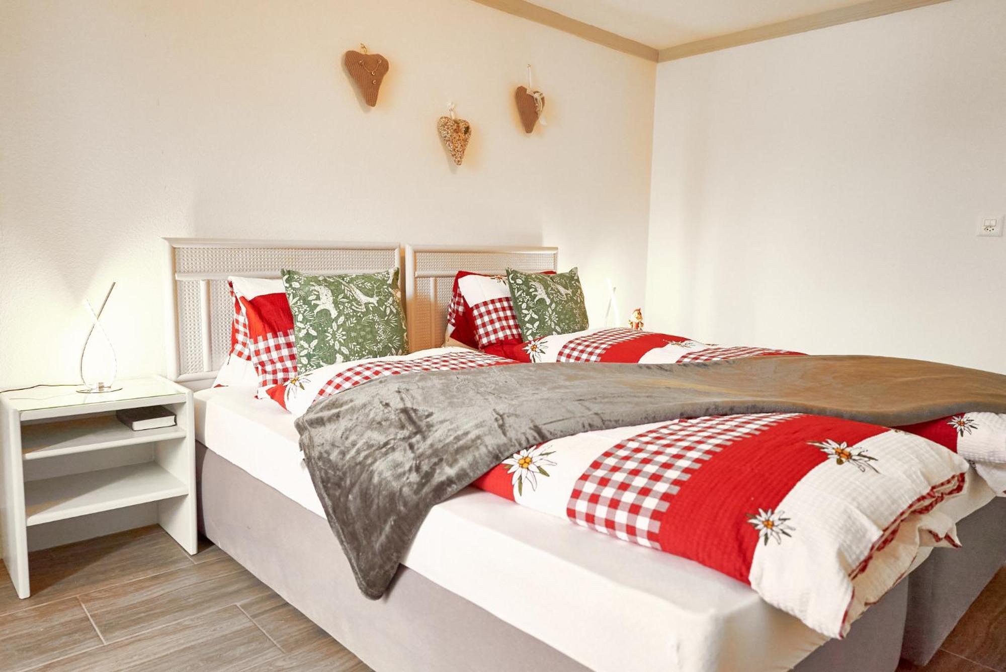 Double Room By Interlaken. Parking Därligen Exteriör bild